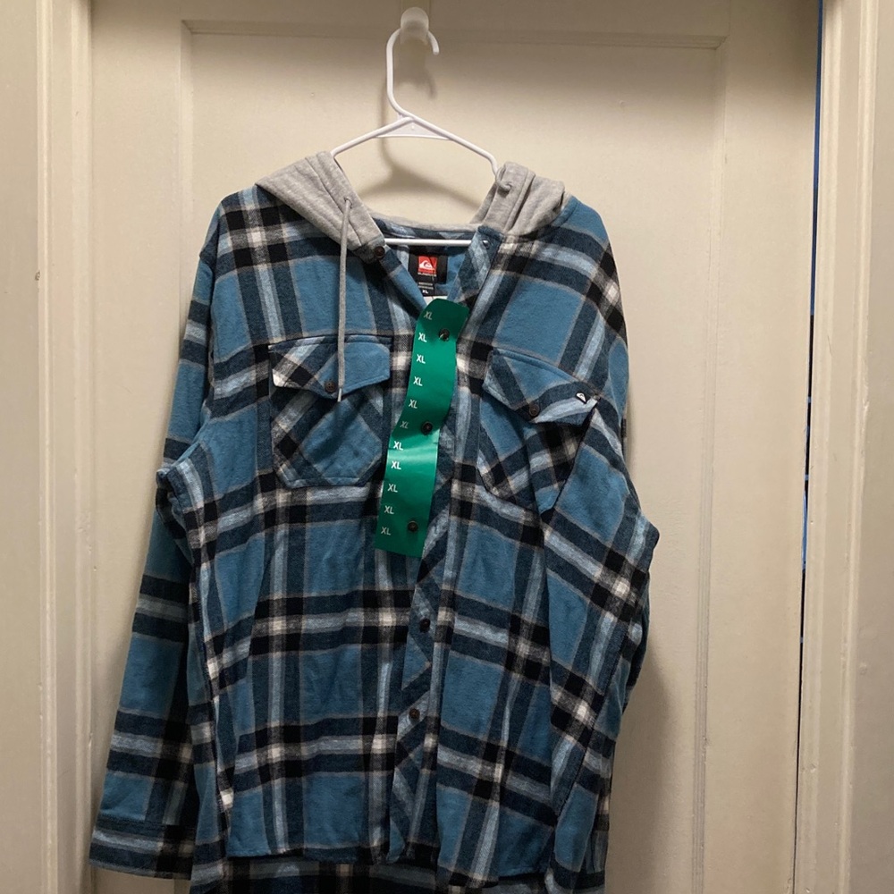 Quicksilver Flannel Blue and Black Plaid Hoodie Shirt men's XL , NWT